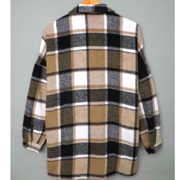 Plaid Jacket / shacket - Picture 7 of 16